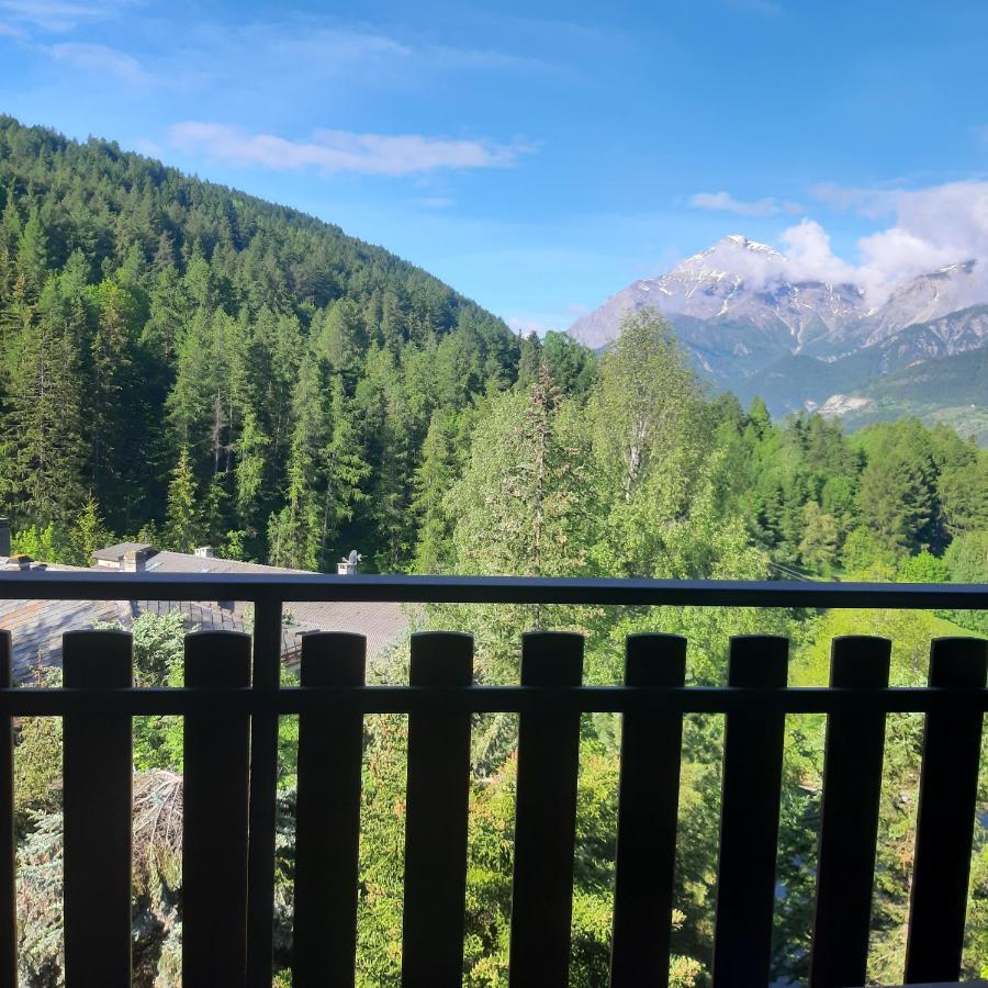 Appartamento Con Vista - Nuova Ristrutturazione Oulx Exterior foto